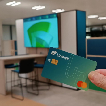 Unicaja refuerza su posicionamiento en el segmento joven con el relanzamiento de la Tarjeta Débito Joven UNICAJA
