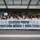 Varias personas durante una concentración, frente al Hospital Universitario Puerta del Hierro, a 20 de marzo de 2026, en Madrid (España). Diego Radamés - Europa Press