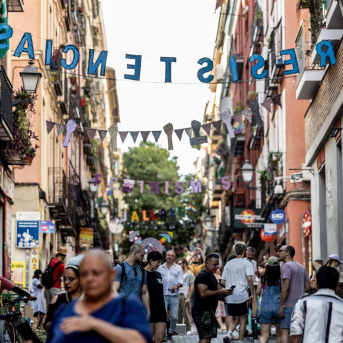 El Defensor del Pueblo insta a los ayuntamientos a compatibilizar las fiestas con el descanso vecinal El Defensor del Pueblo insta a los ayuntamientos a compatibilizar las fiestas con el descanso vecinal