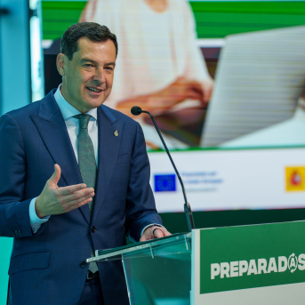 El presidente de la Junta de Andalucía, en la clausura de unas jornadas del Programa Preparadas, en Arcos de la Frontera (Cádiz). Foto: Francisco J. Olmo/ Europa Press. El presidente de la Junta de Andalucía, en la clausura de unas jornadas del Programa Preparadas, en Arcos de la Frontera (Cádiz). Foto: Francisco J. Olmo/ Europa Press.