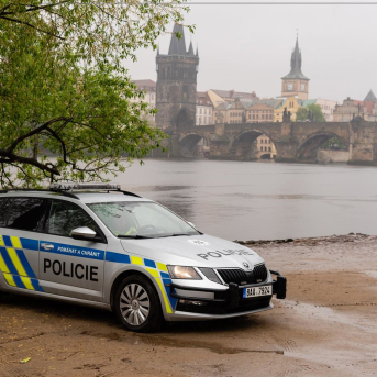 Vehículo de la Policía checa en Praga. Europa Press/Contacto/Tomas Tkacik Vehículo de la Policía checa en Praga. Europa Press/Contacto/Tomas Tkacik