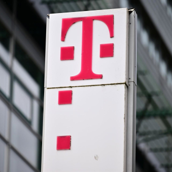 Deutsche Telekom AG logo Martin Schutt/dpa