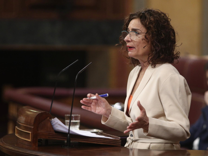 La portavoz del Gobierno y ministra de Hacienda, María Jesús Montero, interviene en el pleno celebrado en el Congreso de los Diputados   EUROPA PRESS/E. Parra. POOL - Europa Press