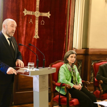 La Junta General rinde homenaje al jurista José Tudela Aranda con un acto sobre el Estado de Derecho