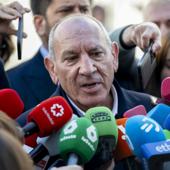El exdirector adjunto operativo (DAO) de la Policía Nacional, José Ángel González, atiende a los medios a su salida del Juzgado de Violencia sobre la Mujer Número 8, a 17 de marzo de 2026. Alberto Ortega - Europa Press