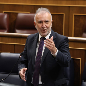 El ministro de Política Territorial y Memoria Democrática, Ángel Víctor Torres, interviene durante una sesión de control al Gobierno, en el Congreso de los Diputados, a 18 de marzo de 2026, en Madrid (España). Marta Fernández - Europa Press