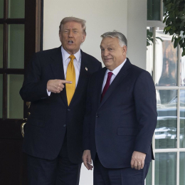 El presidente de Estados Unidos, Donald Trump, junto al primer ministro de Hungría, Viktor Orbán Europa Press/Contacto/Mehmet Eser