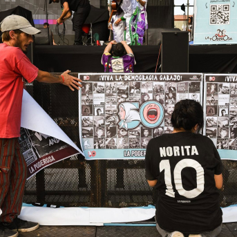 Varias personas durante la vigilia por el 50 aniversario del golpe de Estado en Argentina, a 23 de marzo de 2026, en Buenos Aires (Argentina). Sebastián Hipperdinger - Europa Press Varias personas durante la vigilia por el 50 aniversario del golpe de Estado en Argentina, a 23 de marzo de 2026, en Buenos Aires (Argentina). Sebastián Hipperdinger - Europa Press