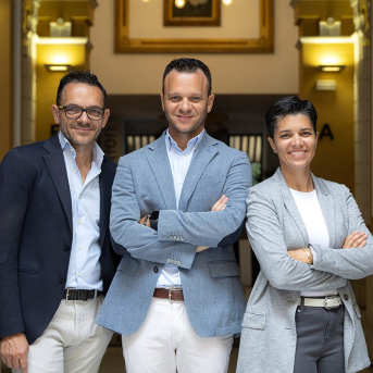 La familia Royo consolida su proyecto empresarial Invext FAMILIA ROYO La familia Royo consolida su proyecto empresarial Invext FAMILIA ROYO