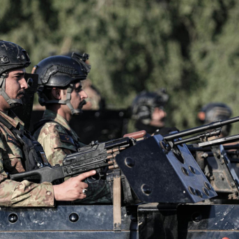 Soldados de Irak en el despliegue de seguridad durante el funeral de Abá Baqir al Saadi, alto cargo de la milicia proiraní Kataib Hezbolá muerto en un bombardeo de un dron de EEUU en Bagdad en febrero de 2024 (archivo) Ameer Al-Mohammedawi/dpa