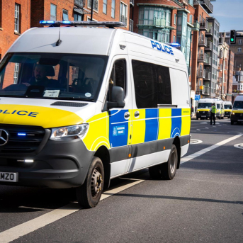 Imagen de archivo de una furgoneta de la Policía de Londres. Europa Press/Contacto/Loredana Sangiuliano