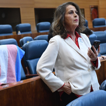La diputada de Más Madrid en la Asamblea de Madrid Carla Antonelli, antes de comenzar un pleno en la Asamblea de Madrid, a 22 de diciembre de 2023, en Madrid (España). Fernando Sánchez - Europa Press