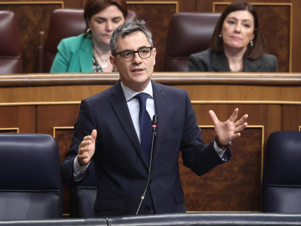 Bolaños prevé un Ejecutivo reaccionario de PP y Vox en Extremadura a favor de la guerra: “Con su pan se lo coman”