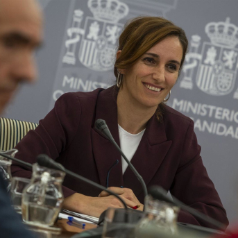 El BOE hace oficial la modificación de la normativa para limitar la práctica sanitaria a profesionales con titulación MINISTERIO DE SANIDAD