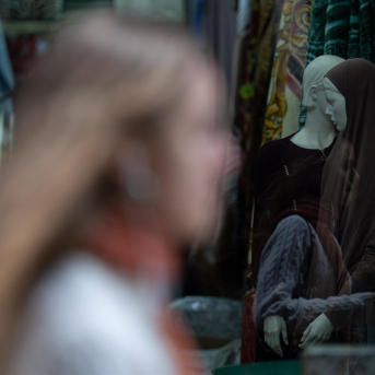 El PP respalda la iniciativa de Vox sobre el burka pero la rebaja para castigar solo a quien obliga a usarlo