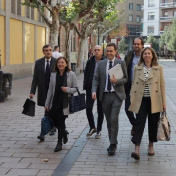 Osés reivindica el aumento de vivienda pública y las medidas para dar seguridad a dueños e inquilinos