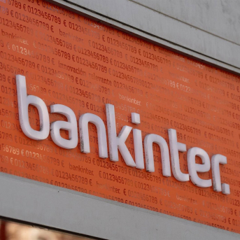 Fachada de una sucrusal del banco Bankinter en Barcelona. David Zorrakino - Europa Press