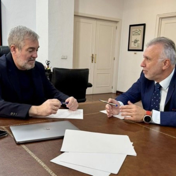 El presidente de Canarias, Fernando Clavijo, y el ministro de Política Territorial, Ángel Víctor Torres, en una reunión para abordar compensaciones para las islas ante los efectos de la guerra de Irán GOBIERNO DE CANARIAS El presidente de Canarias, Fernando Clavijo, y el ministro de Política Territorial, Ángel Víctor Torres, en una reunión para abordar compensaciones para las islas ante los efectos de la guerra de Irán GOBIERNO DE CANARIAS