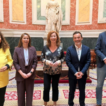 La secretaria general del PSIB-PSOE, Francina Armengol, y otros miembros socialistas PSIB