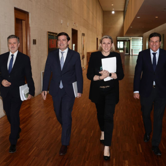 El PP destaca la receptividad de Vox, Soria Ya, Por Ávila y UPL y reclama al PSOE que no se autoexcluya El PP destaca la receptividad de Vox, Soria Ya, Por Ávila y UPL y reclama al PSOE que no se autoexcluya