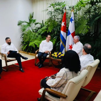 El presidente de Cuba, Miguel Díaz-Canel, recibe en La Habana al canciller de Panamá, Javier Martínez-Acha Vásquez CANCILLERÍA DE PANAMÁ EN X El presidente de Cuba, Miguel Díaz-Canel, recibe en La Habana al canciller de Panamá, Javier Martínez-Acha Vásquez CANCILLERÍA DE PANAMÁ EN X