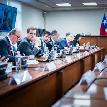 La delegación ministerial de Exteriores de Chile, con su titular Francisco Pérez Mackenna, en la tercera reunión del Comité Binacional de Cooperación Migratoria con su contraparte peruana (fuera de plano) MINISTERIO DE EXTERIORES DE CHILE La delegación ministerial de Exteriores de Chile, con su titular Francisco Pérez Mackenna, en la tercera reunión del Comité Binacional de Cooperación Migratoria con su contraparte peruana (fuera de plano) MINISTERIO DE EXTERIORES DE CHILE