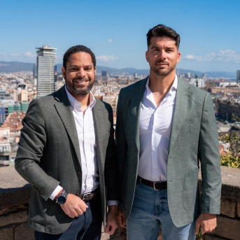 El secretario general de Vox, Ignacio Garriga, junto al campeón olímpico Cristian Toro, nuevo portavoz nacional de Deportes. VOX El secretario general de Vox, Ignacio Garriga, junto al campeón olímpico Cristian Toro, nuevo portavoz nacional de Deportes. VOX