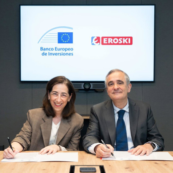 Firmantes del acuerdo de Eroski y el Banco Europeo de Inversiones MITXI MITXI MIGUEL CALVO ALEJO Firmantes del acuerdo de Eroski y el Banco Europeo de Inversiones MITXI MITXI MIGUEL CALVO ALEJO