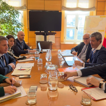 Reunión del Ministerio de Transportes con el CNTC MINISTERIO DE TRANSPORTES Reunión del Ministerio de Transportes con el CNTC MINISTERIO DE TRANSPORTES