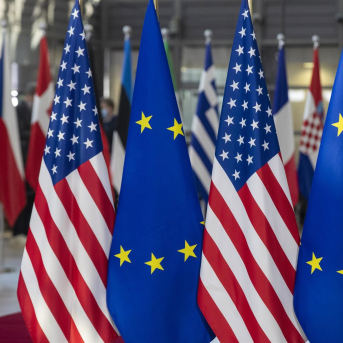 Banderas de Estados Unidos y la UE NICOLAS MAETERLINCK / BELGA PRESS / CONTACTOPHOTO