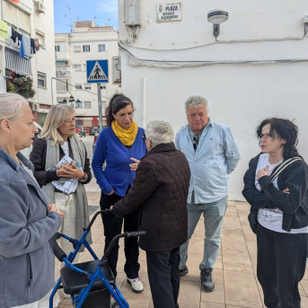 La coordinadora provincial de IU Málaga, Toni Morillas, el concejal de IU en el Ayuntamiento, David Tejeiro, y la candidata de Por Andalucía a las próximas elecciones autonómicas, Victoria Morales. IU