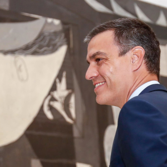 The President of the Government, Pedro Sánchez, during his visit to the Museo Nacional Centro de Arte Reina Sofía, next to the work, 'Guernica' by Pablo Picasso, in Madrid (Spain), on July 8, 2020. EUROPA PRESS/O.BARROSO.POOL - Europa Press
