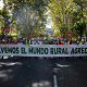 Desenes de persones durant la manifestació sota el lema "Salvem el món rural agredit", a 4 d'octubre de 2025, a Madrid (Espanya). Rafael Bastante - Europa Press