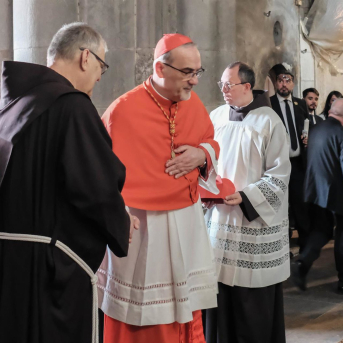 El patriarca latino de Jerusalén, el cardenal Pierbattista Pizzaballa, oficia una misa en la iglesia del Santo Sepulcro (imagen de archivo) Europa Press/Contacto/Nir Alon