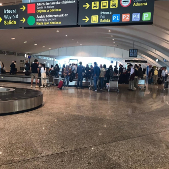 Aeropuerto de Bilbao AEROPUERTO DE BILBAO Aeropuerto de Bilbao AEROPUERTO DE BILBAO