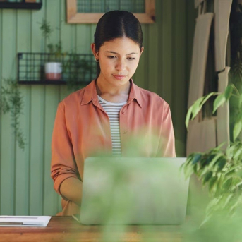 BBVA impulsa la formación en sostenibilidad de cerca de mil empleados de casi 700 proveedores en 22 países. BBVA