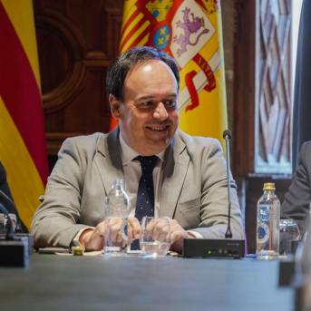 El presidente de la Generalitat valenciana, Juanfran Pérez Llorca (c), durante una reunión extraordinaria del Observatorio de la Industria y de los Sectores Económicos Valencianos Jorge Gil - Europa Press