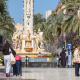 Tourists stroll through the city center. Joaquín Reina - Europa Press