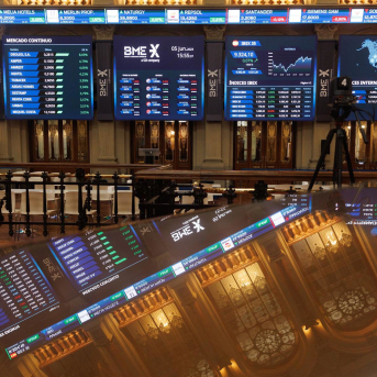 Varios paneles del Ibex en el Palacio de la Bolsa. Eduardo Parra - Europa Press Varios paneles del Ibex en el Palacio de la Bolsa. Eduardo Parra - Europa Press