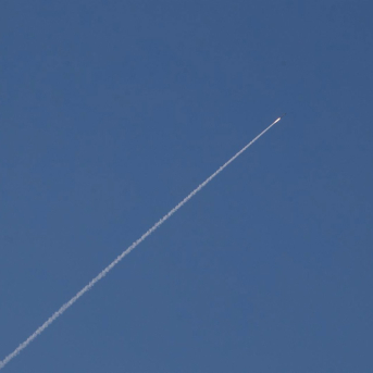 Estela de humo dejada por un misil interceptor lanzado desde los sistemas de defensa aérea de Israel en Jerusalén. Europa Press/Contacto/Chen Junqing Estela de humo dejada por un misil interceptor lanzado desde los sistemas de defensa aérea de Israel en Jerusalén. Europa Press/Contacto/Chen Junqing