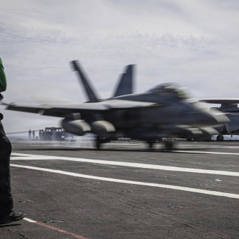 Un avión estadounidense despega del 'USS Gerald R. Ford' durante la operación 'Furia Épica' contra Irán. Europa Press/Contacto/Us Navy/U.S Navy