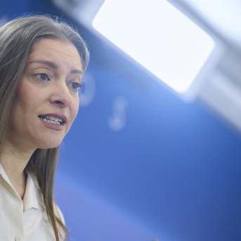 El PP acusa a Sánchez de poner en riesgo a España con su “numerito” con Trump: “Para ser rebelde, hay que poder permitírselo” El PP acusa a Sánchez de poner en riesgo a España con su “numerito” con Trump: “Para ser rebelde, hay que poder permitírselo”