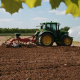 Tractor en campo. GOBIERNO DE ARAGÓN