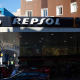 Una gasolinera de Repsol, a 27 de diciembre de 2023, en Madrid (España).  Jesús Hellín - Europa Press