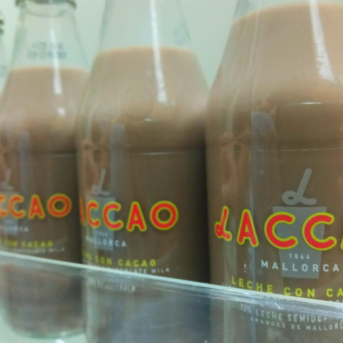 Baleares sanciona al Grupo Damm por vincular el Laccao con Mallorca