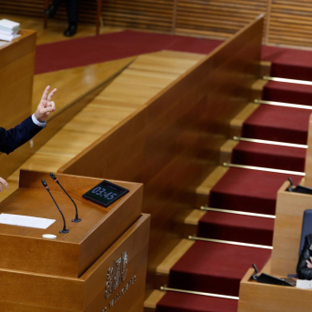 Llorca justifica la entrada de su pareja en la Administración y acusa al PSPV de mentir: No tengo nada que esconder