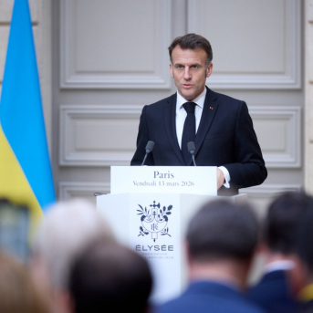 El presidente francés, Emmanuel Macron, tras una reunión con el mandatario ucraniano, Volodimir Zelenski, en París.  Europa Press/Contacto/PRESIDENT OF UKRAINE