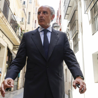 Camps afirma que ya ha pedido a la Generalitat aclarar el posible uso irregular del repostaje de su coche oficial Camps afirma que ya ha pedido a la Generalitat aclarar el posible uso irregular del repostaje de su coche oficial