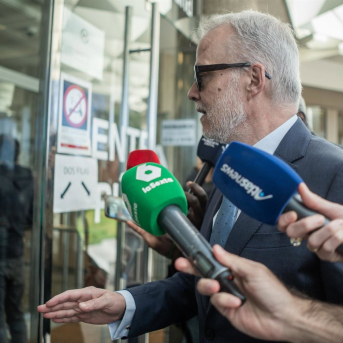 El abogado de Begoña Gómez, Antonio Camacho, a su llegada a los Juzgados de Plaza de Castilla, a 1 de abril de 2026, en Madrid (España). César Vallejo Rodríguez - Europa Press El abogado de Begoña Gómez, Antonio Camacho, a su llegada a los Juzgados de Plaza de Castilla, a 1 de abril de 2026, en Madrid (España). César Vallejo Rodríguez - Europa Press
