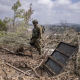 Soldado israelí caminando junto a la entrada de un túnel en la localidad de Naqoura, al sur del Líbano, junto a la frontera con Israel en 2024. Ilia Yefimovich/dpa